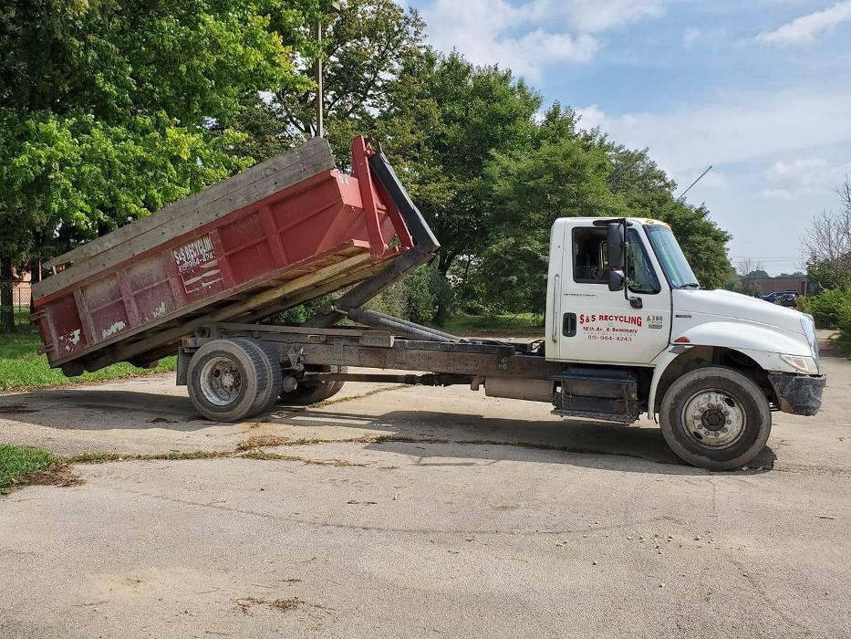 S & S Rolloffs - Rockford, IL