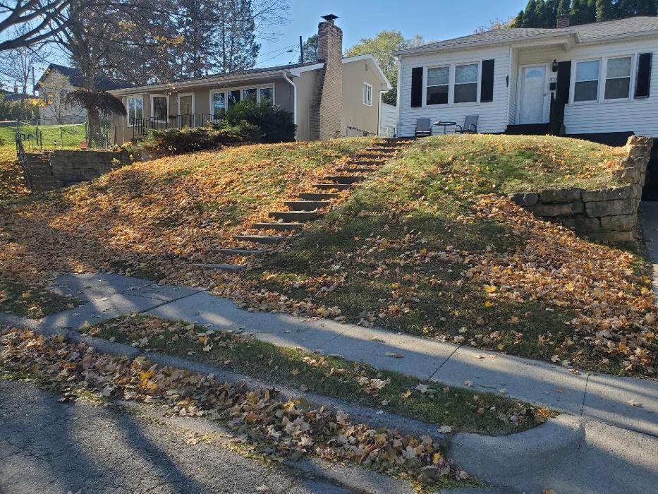 Four Seasons Yard Management - Dubuque, IA