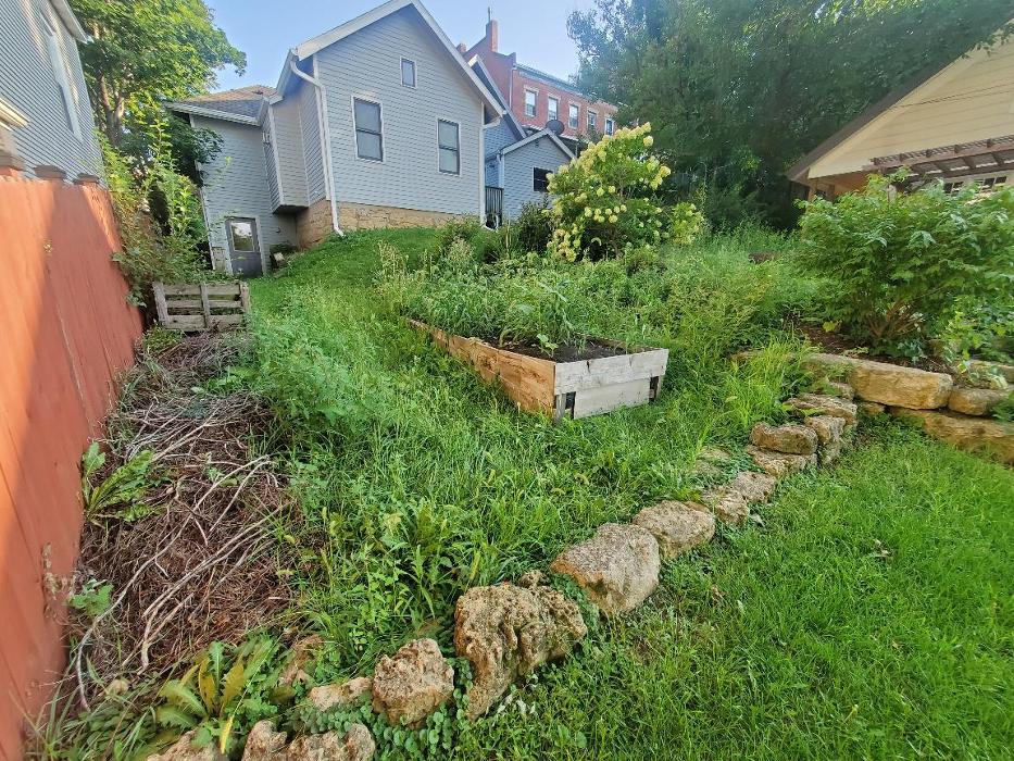 Four Seasons Yard Management - Dubuque, IA
