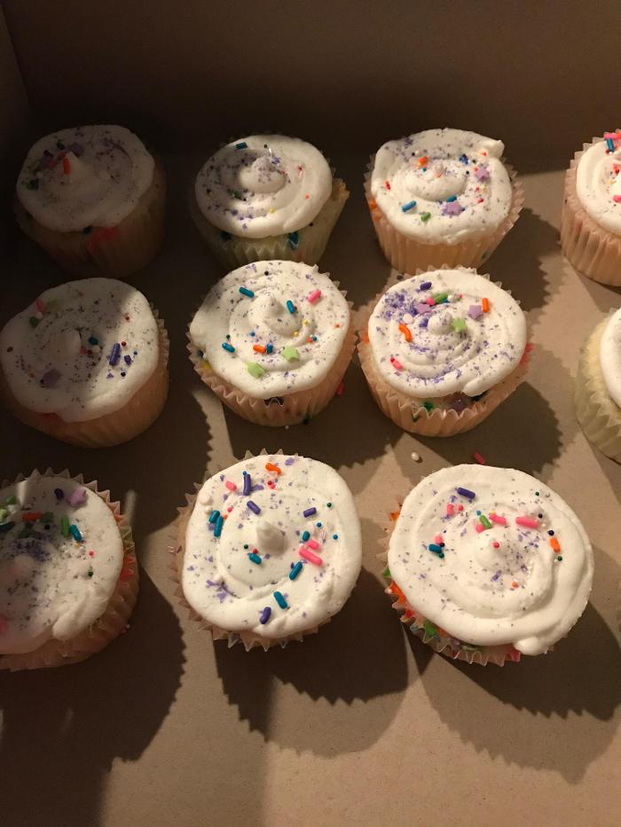 Delicious Delights Cakes LLC - Weidman, MI