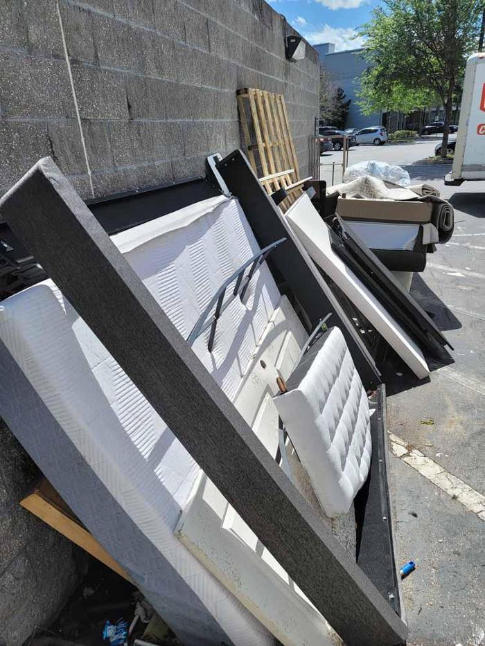 Bassett's Junk Removal Services - Jacksonville, FL