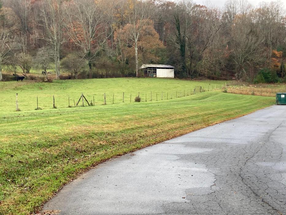 Good Neighbor Mowing and Lawn Care - Brevard, NC