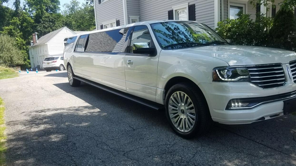 Ultimate Limousine Service - Danbury, CT