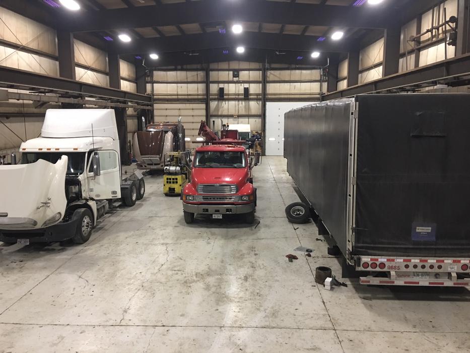 Decker 24 Hour Truck & Trailer, Inc. - Belvidere, IL