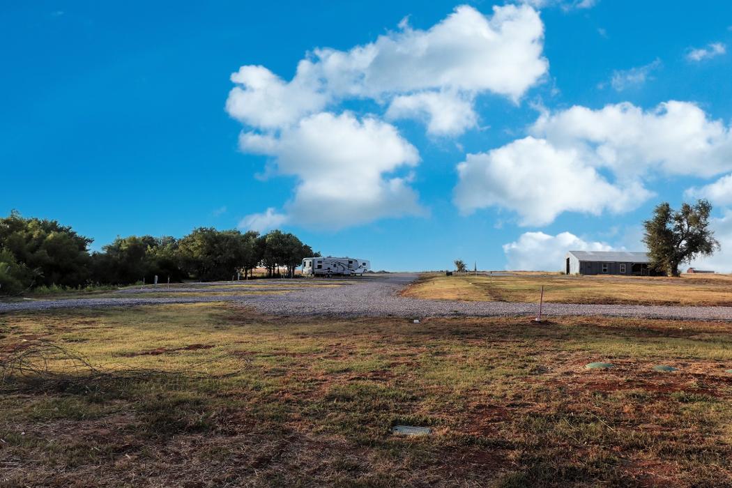 Hillside RV Resort - Elgin, OK