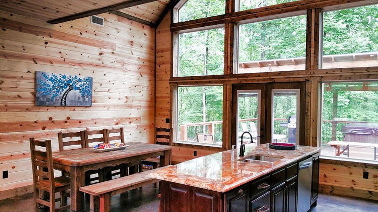 Bravo Custom Cabins - Broken Bow, OK