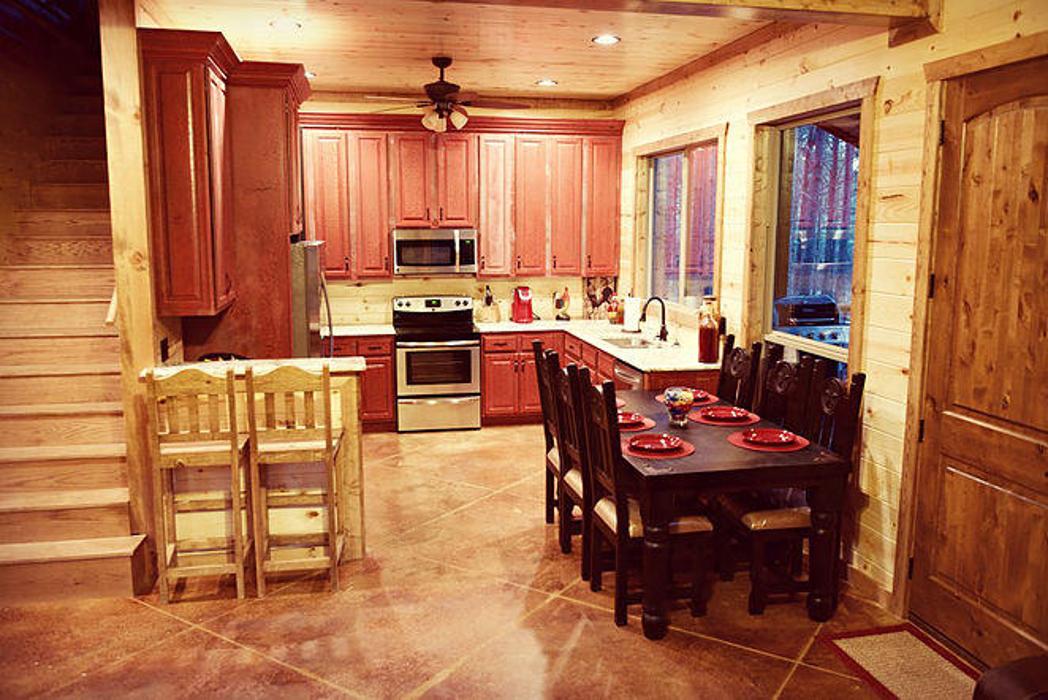 Bravo Custom Cabins - Broken Bow, OK