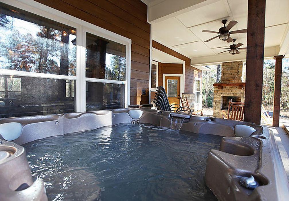 Bravo Custom Cabins - Broken Bow, OK