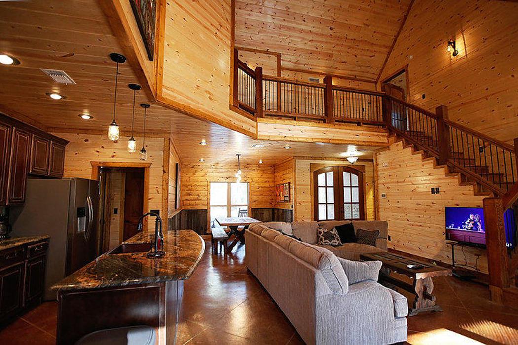 Bravo Custom Cabins - Broken Bow, OK