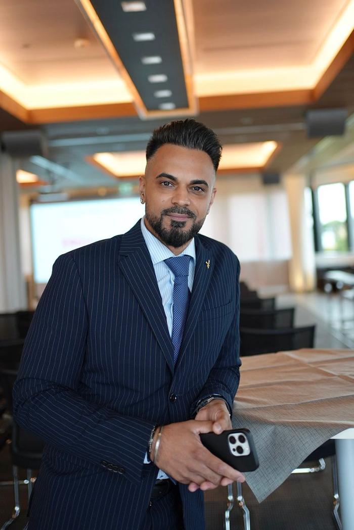 ERGO Pro Karan Kumar, Taubenstraße in Berlin