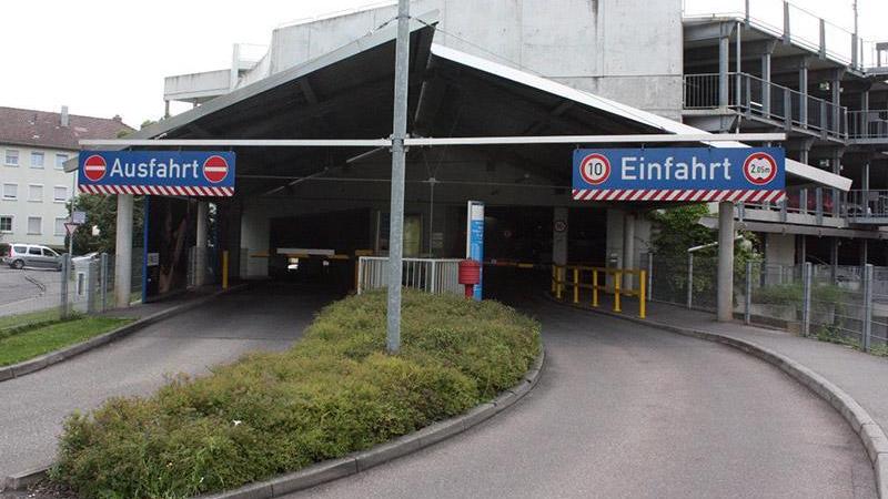 Parkhaus Klinikum Esslingen APCOA, Hirschlandstraße in Esslingen am Neckar