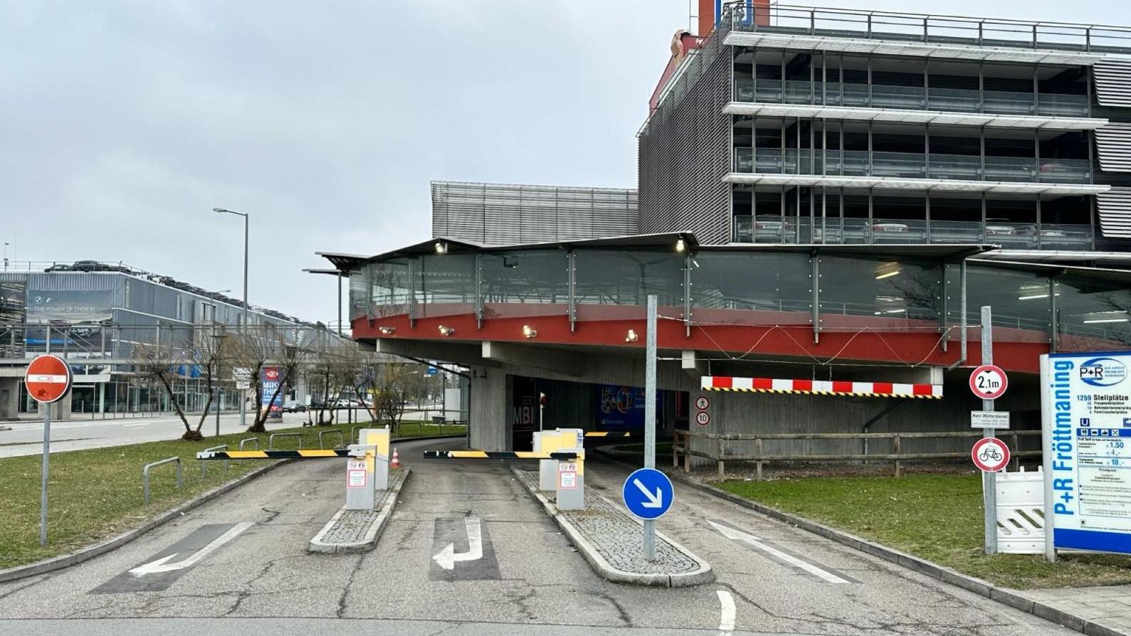 P & R Parkplatz Fröttmaning, Werner-Heisenberg-Allee in München