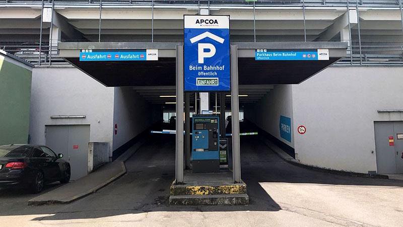 Parkhaus Beim Bahnhof APCOA, Berliner Straße in Esslingen am Neckar