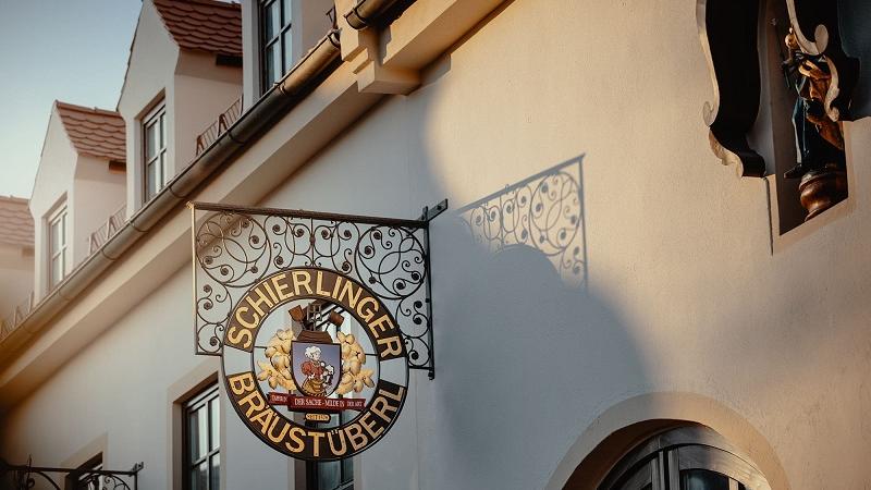 Hotel Schierlinger Bräustüberl, Rathausplatz in Schierling