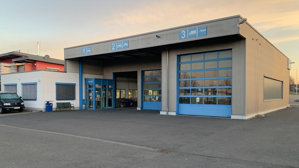 TÜV Service-Center Frankfurt-Kalbach, Max-Holder-Straße in Frankfurt am Main