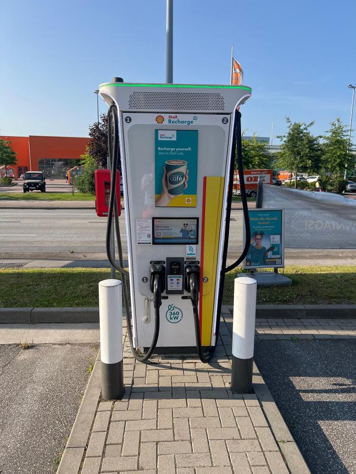 Shell Recharge Charging Station, Cuxhavener Str. in Hamburg