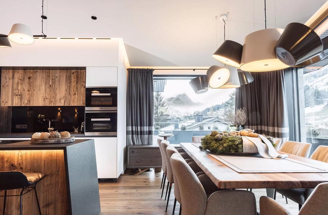 Der Hofer GmbH, Pass-Thurn-Straße in Oberndorf in Tirol