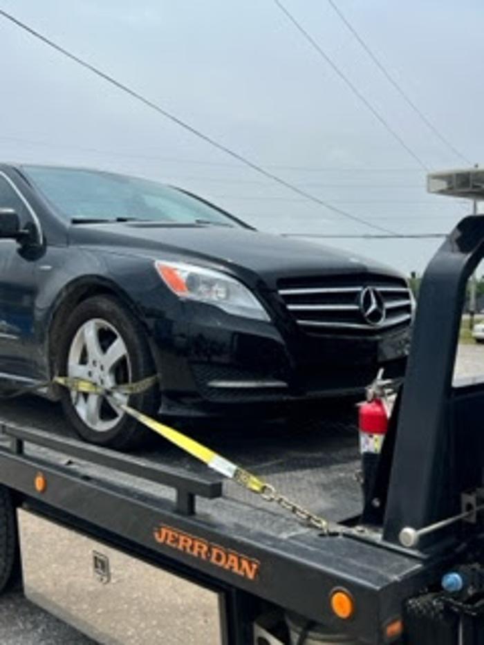 Ed Holsapple Towing - Salem, IL