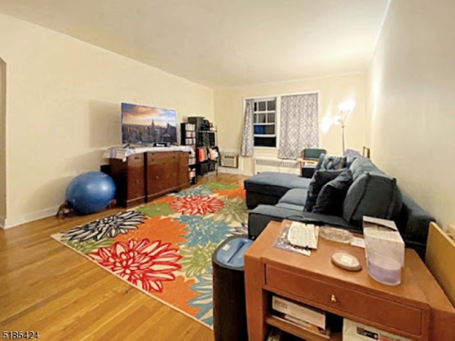 NEREYDA MARTINEZ, REMAX LIFETIME REALTORS - Union, NJ