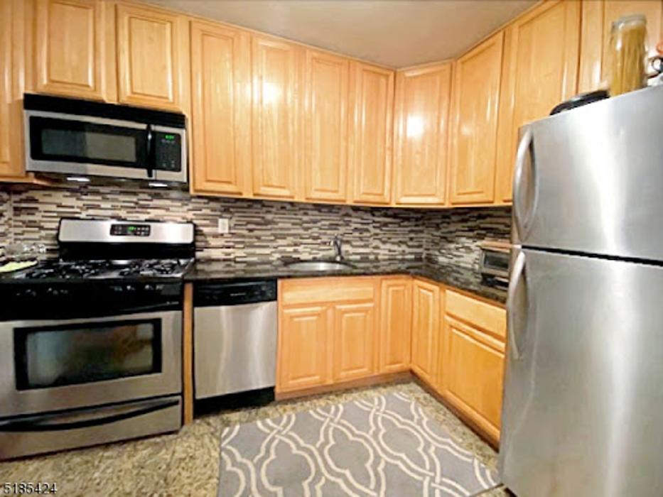 NEREYDA MARTINEZ, REMAX LIFETIME REALTORS - Union, NJ