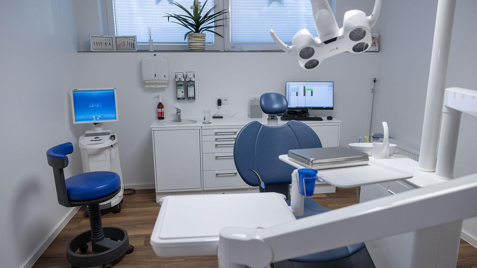 Zahnarztpraxis Grunwald & Kollegen, Frankfurter Straße in Köln