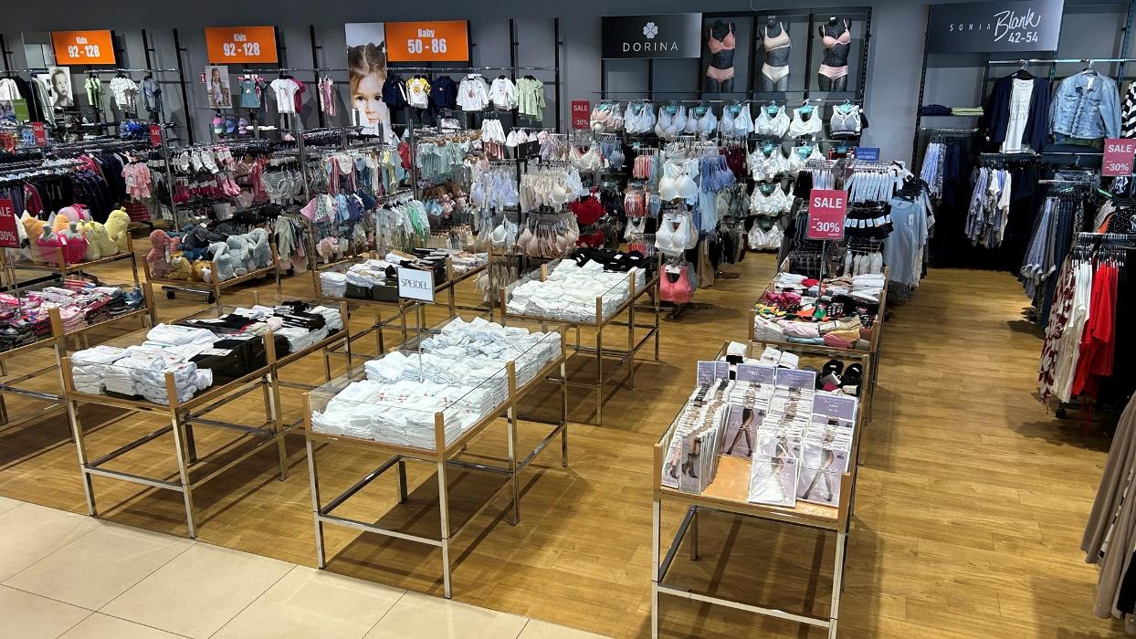 AWG Mode Center Lauchhammer, An der Schwarzen Elster in Lauchhammer