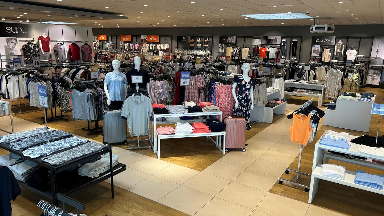 AWG Mode Center Lauchhammer, An der Schwarzen Elster in Lauchhammer