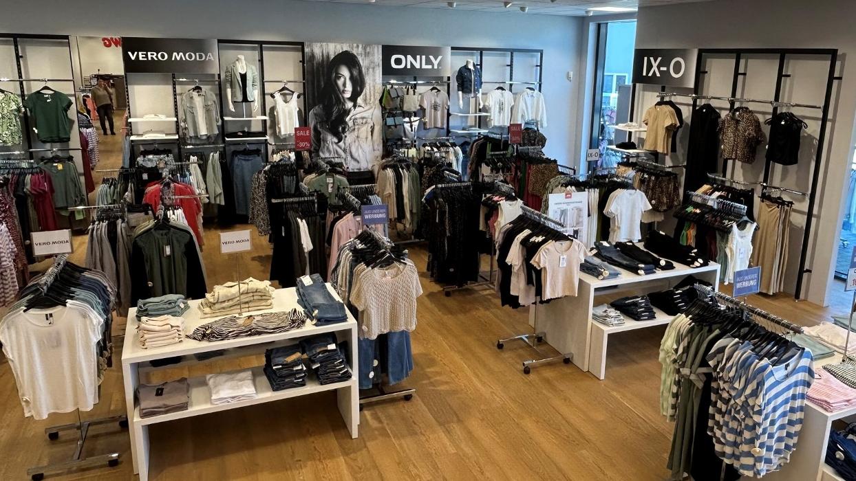 AWG Mode Center Peitz, Cottbuser Str. in Peitz