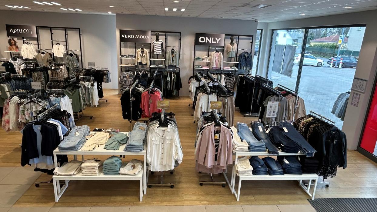 AWG Mode Center Fredersdorf, Petershagener Straße in Fredersdorf