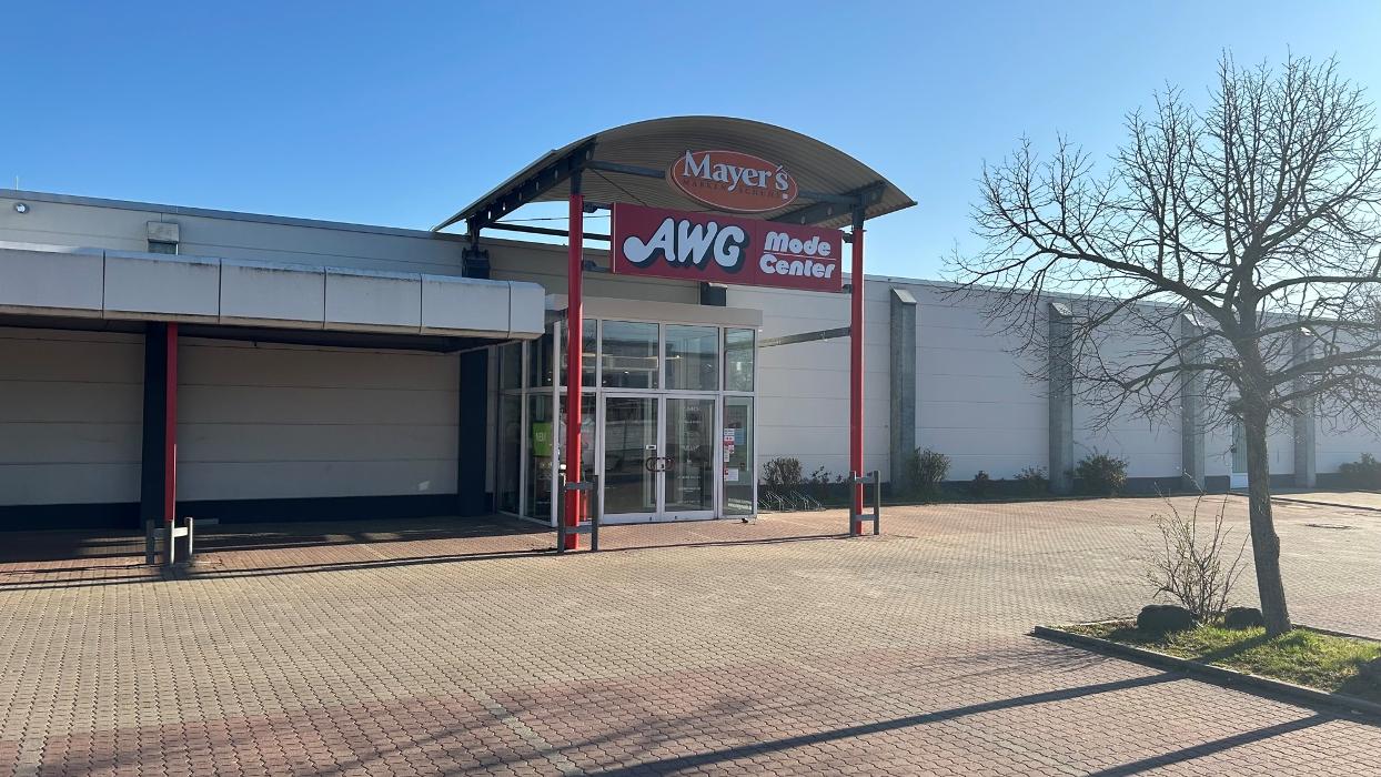 AWG Mode Center Ammern, Am langen Rasen in Ammern