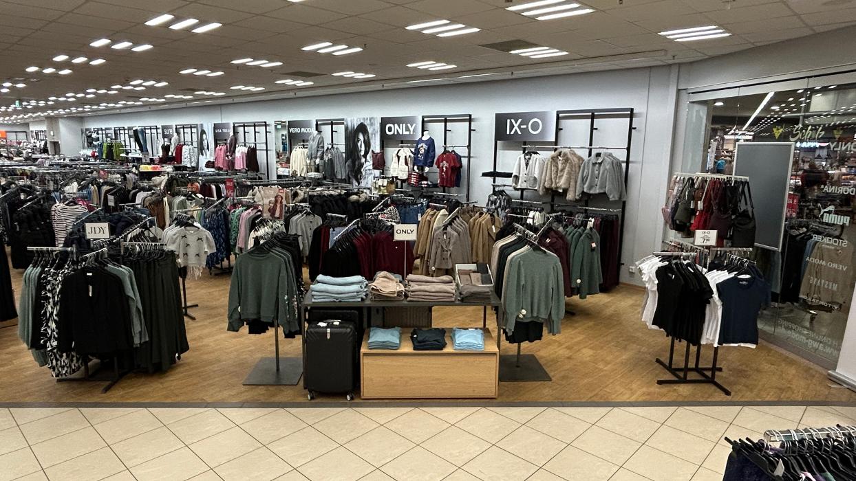 AWG Mode Center Cottbus, Gerhart-Hauptmann-Straße in Cottbus