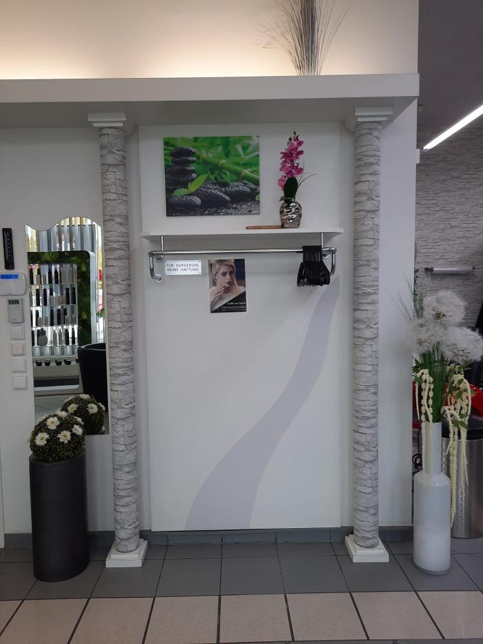 Amoi Schneid´n, Hauptstraße in Felixdorf