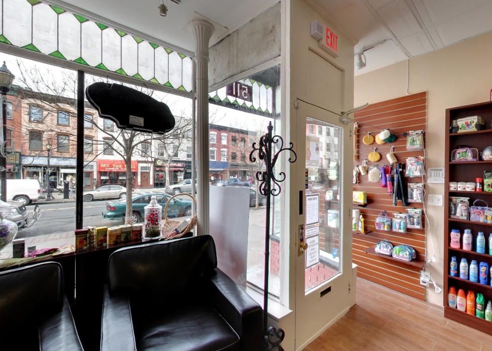 Medicine Man Pharmacy & Compounding Image