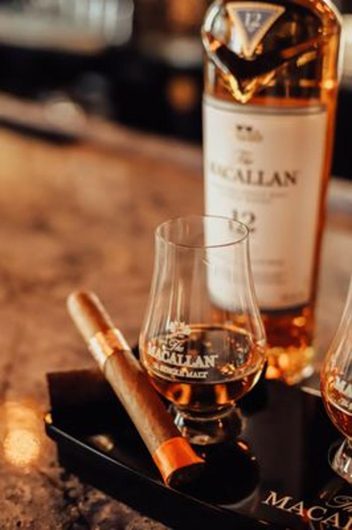 Executive Cigar Shop & Lounge - Sanford, FL