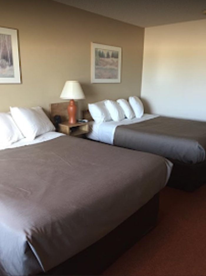 Smoke Creek Inn - Scobey, MT