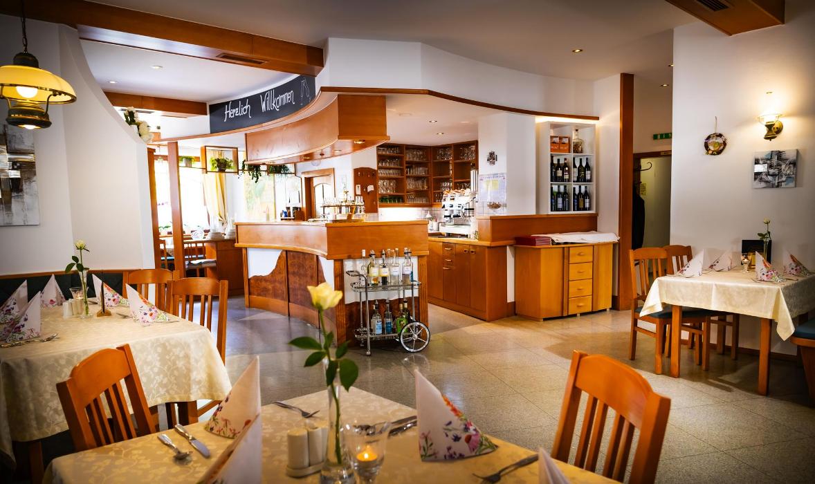 Gasthaus Stefanie, Hauptstraße in Neuhaus am Klausenbach