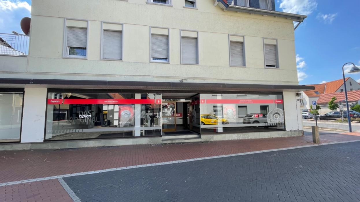 Tipico, Rhienstraße in Lage