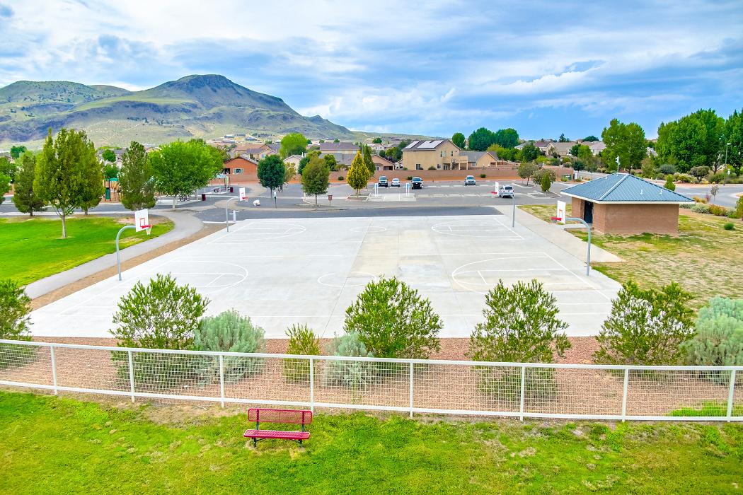 LGI Homes - Vistas at Huning Ranch Image