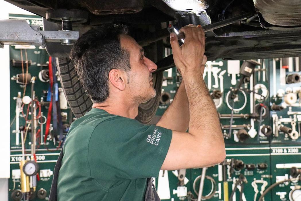 GB Premium Cars - Fachwerkstätte & Händler für Jaguar, Land Rover & more, Fabriksgasse in Graz