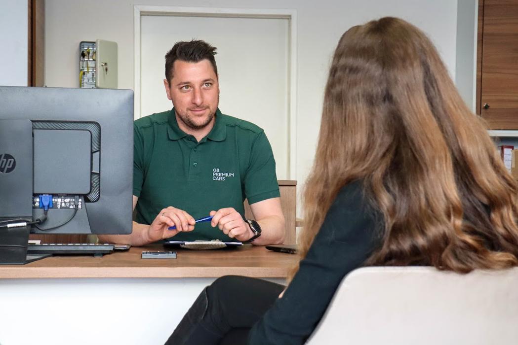 GB Premium Cars - Fachwerkstätte & Händler für Jaguar, Land Rover & more, Fabriksgasse in Graz