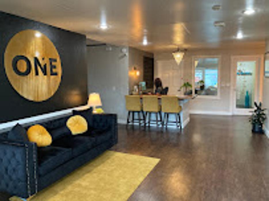 Feather Ann Hryczyk, Realty One Group At the Beach - Lincoln City, OR