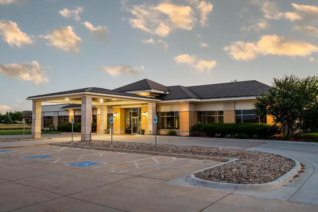 Roswell Johnston, DO - Cedar Falls, IA