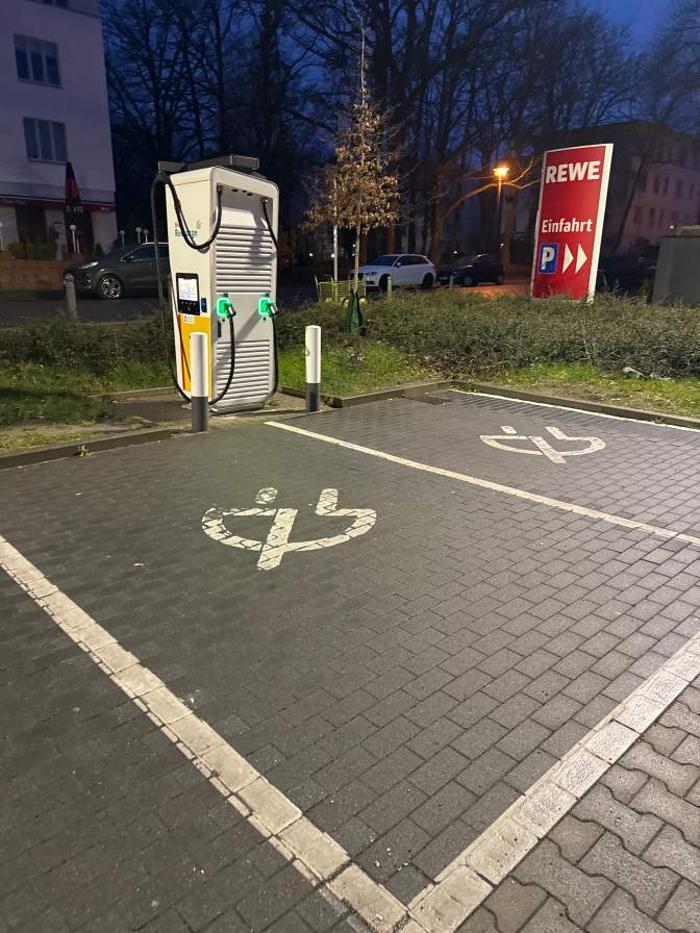 Shell Recharge Charging Station, Konrad-Wolf-Straße in Berlin