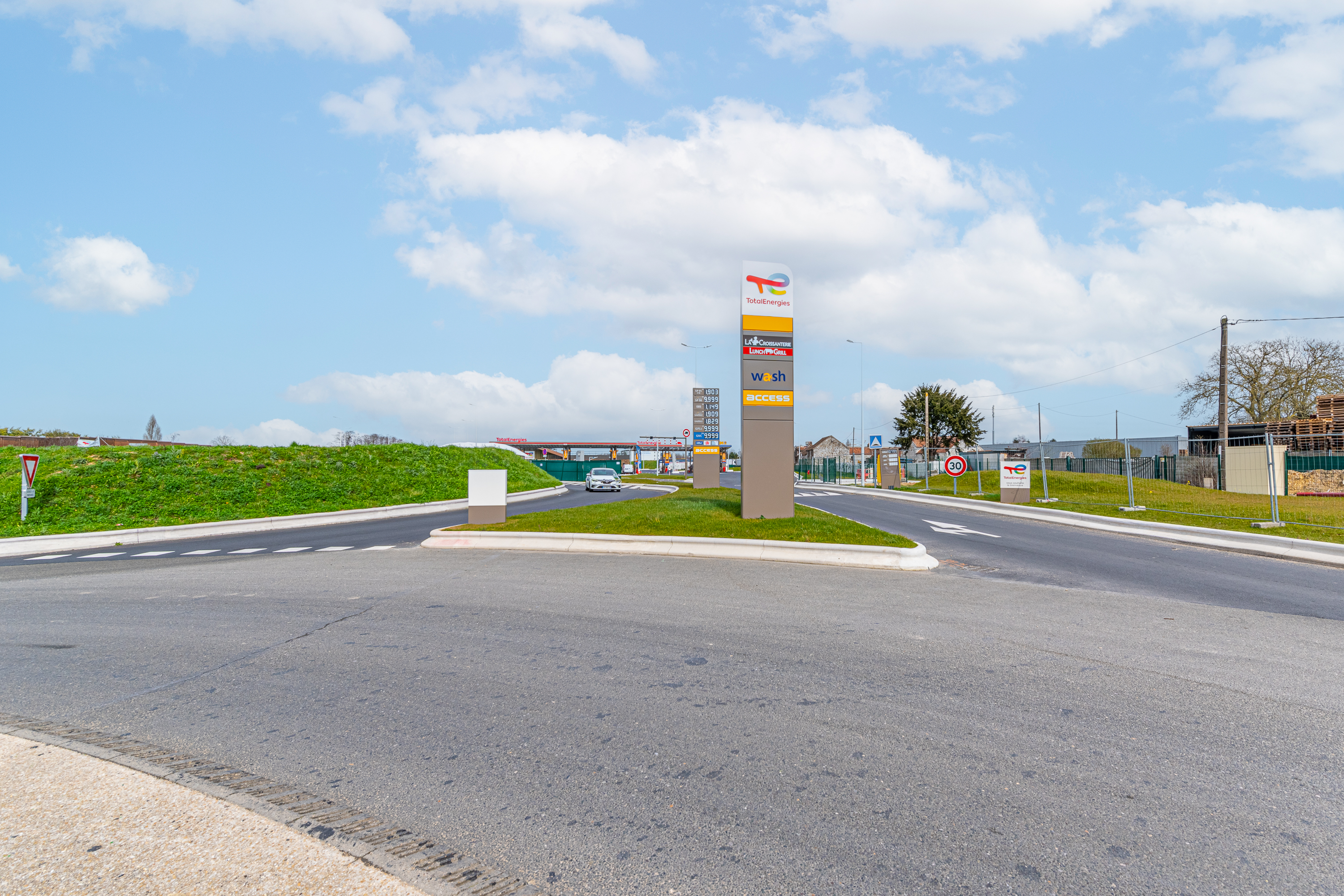 This is a picture representing NF080234 (FUELING) - REL. PONTAULT - SOUBRIARDE