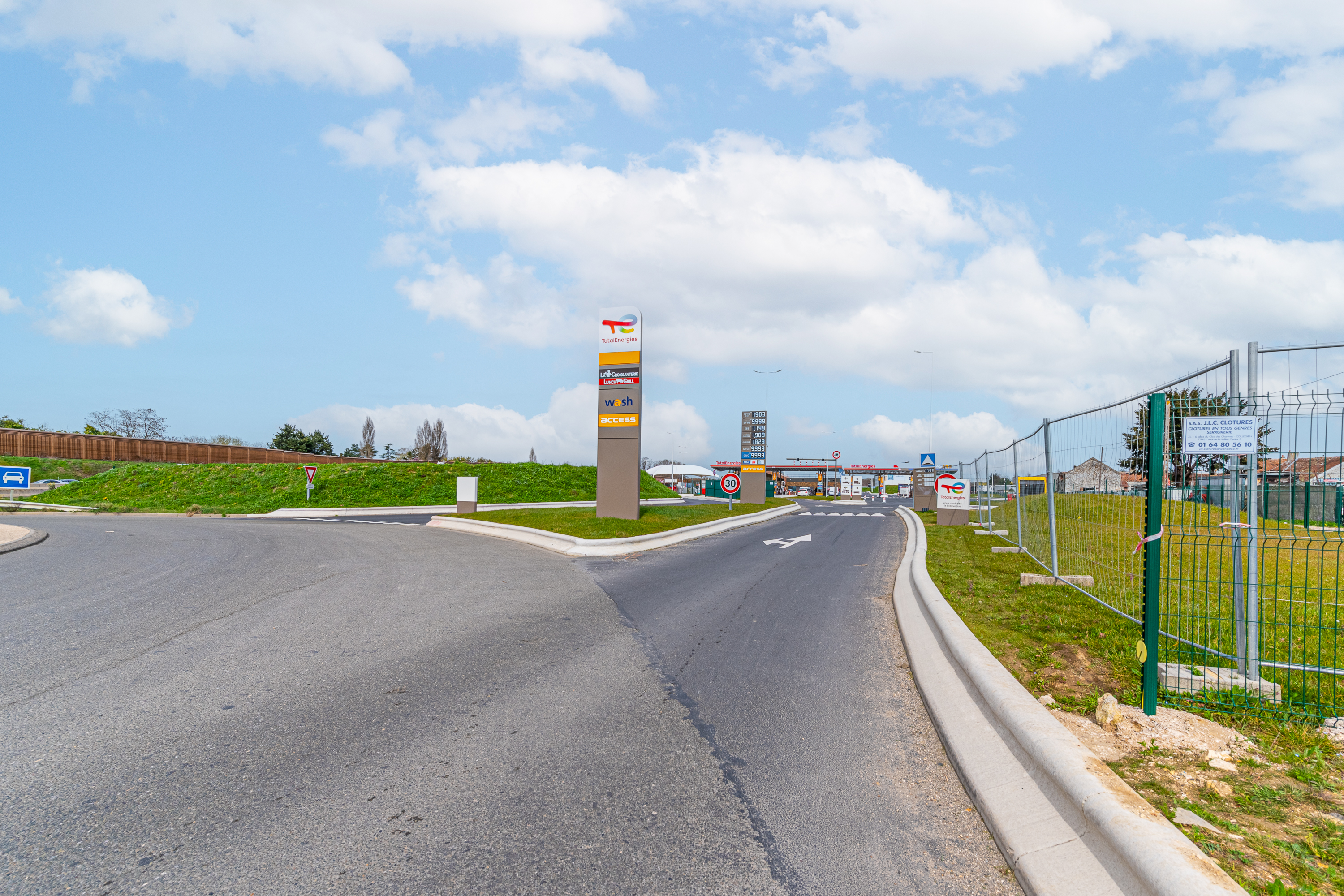 This is a picture representing NF080234 (FUELING) - REL. PONTAULT - SOUBRIARDE