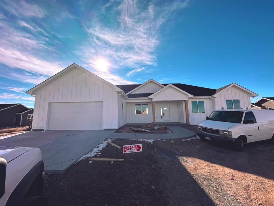 Diamond hand Garage Door and Repairs LTD - Fort Collins, CO