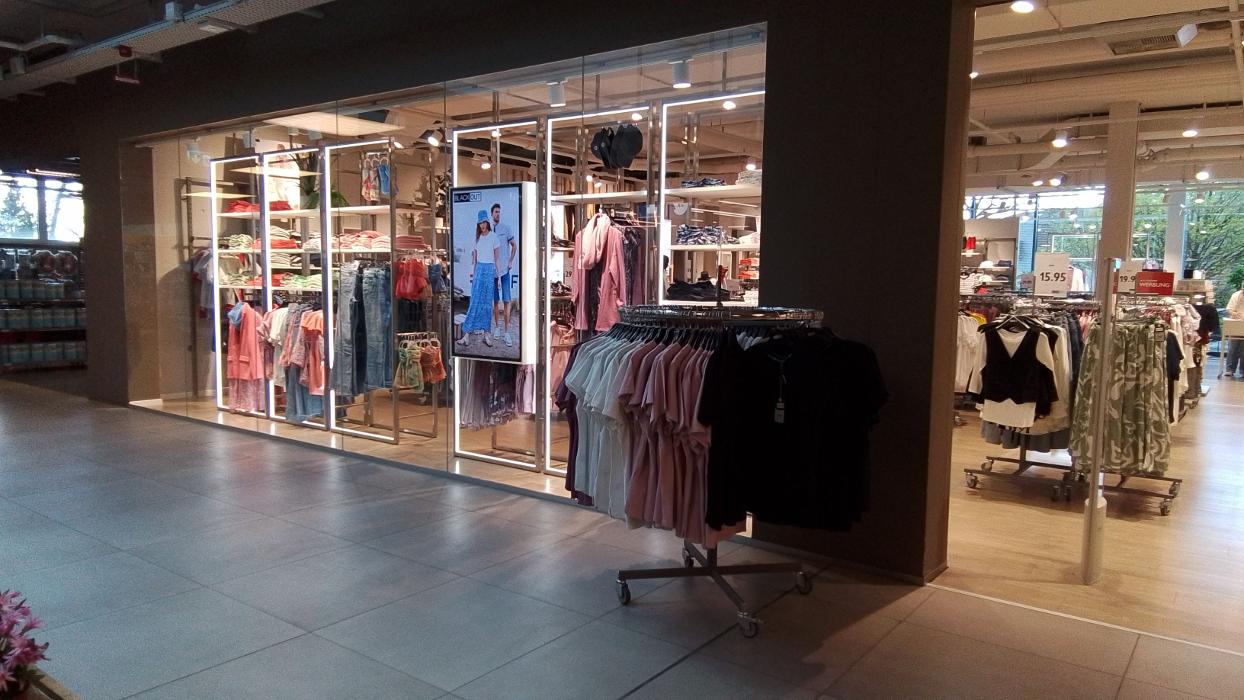 BLACKOUT, Bahnhofstrasse in Aarberg