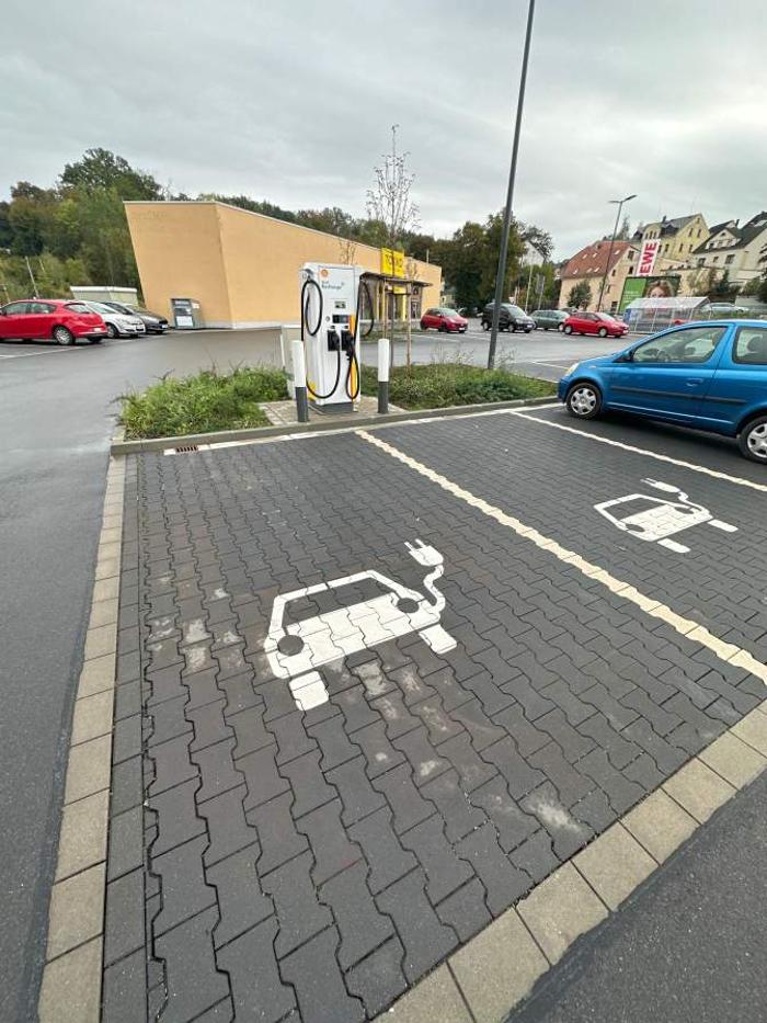 Shell Recharge Charging Station, Schneeberger Straße in Kirchberg