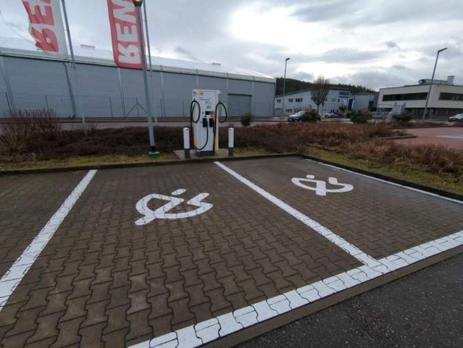 Shell Recharge Charging Station, Maierhofstraße in Lorch