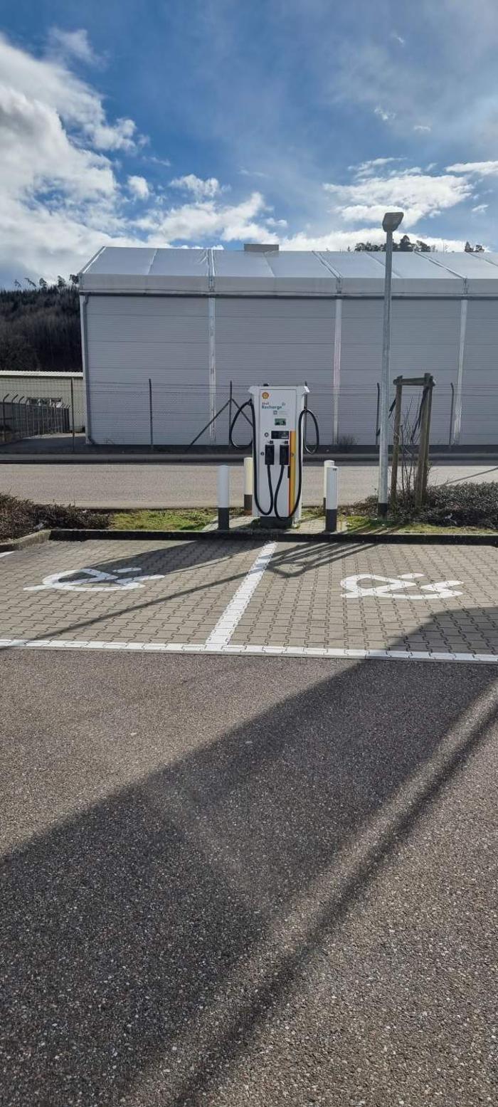 Shell Recharge Charging Station, Maierhofstraße in Lorch